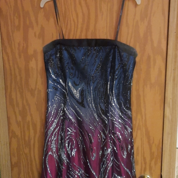 Dress - Picture 2 of 4